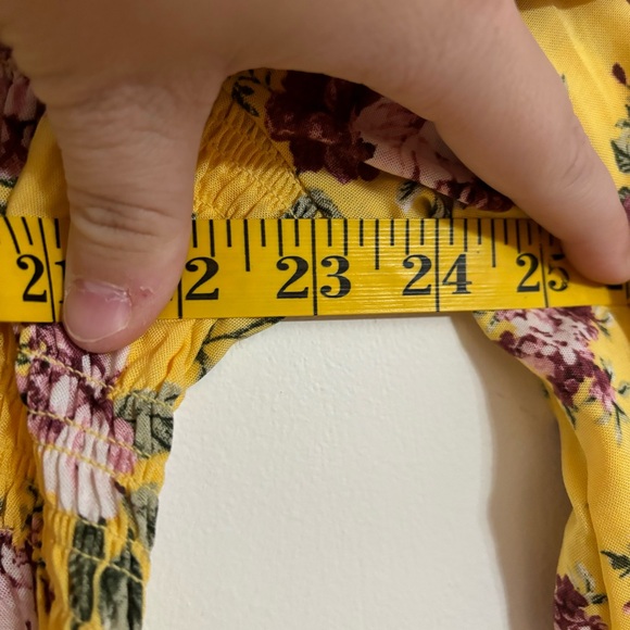 Torrid Size 1 Floral Yellow Challis Smocked 3/4 Sleeve Top - Picture 6 of 8